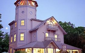 The Oak Bluffs Inn